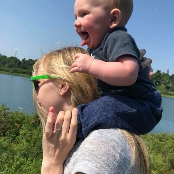 Meet your Posher, Michaelyn - Picture 2 of 2